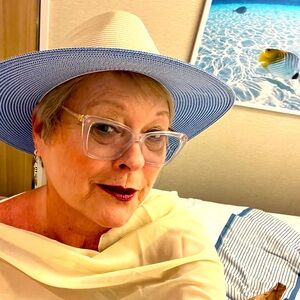 Meet your Posher, Melissa